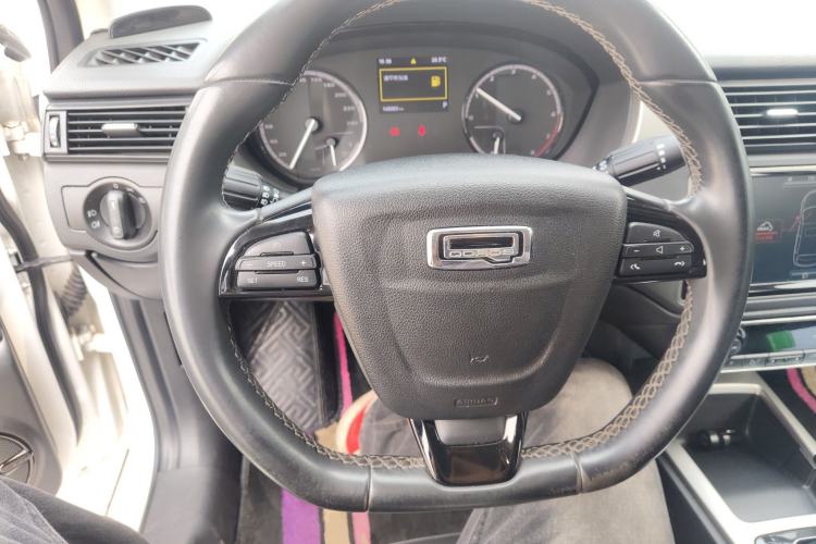 Used Qoros 3 2016 Urban SUV 1.6T Automatic Zhiyue Model Steering Wheel