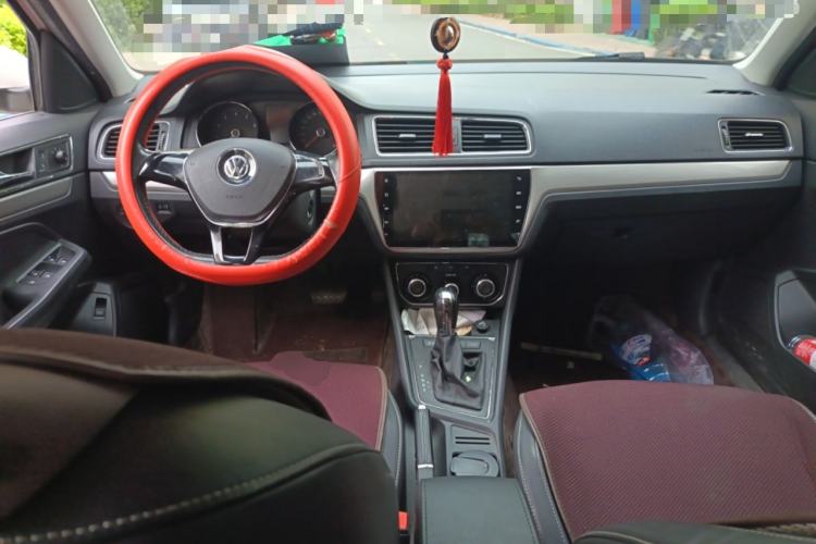 Used Volkswagen Lavida 2015 1.6L Automatic Comfort Edition Center Console