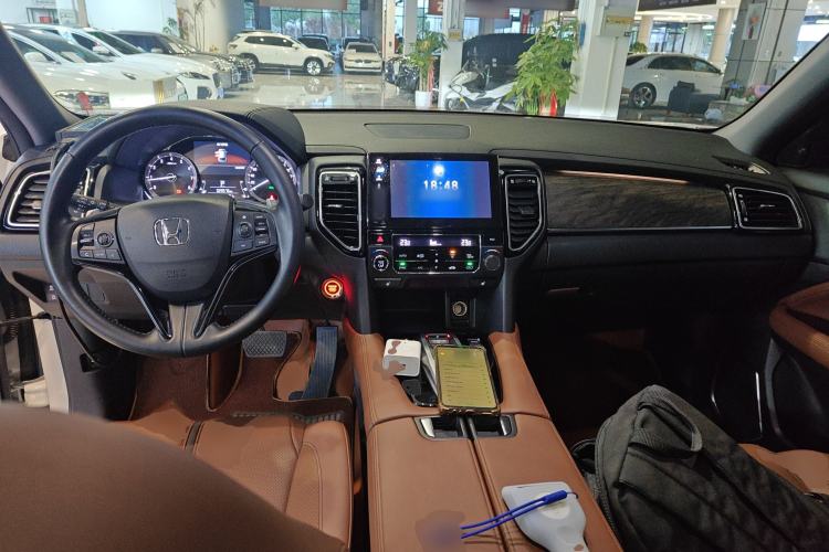 Used Honda UR-V 2020 370TURBO Two-Wheel Drive Luxury Edition Center Console