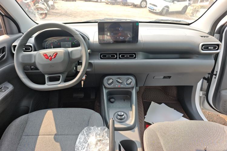 Used Wuling Hongguang New Energy 2025 Extended-Range Hybrid 50 km Standard Version