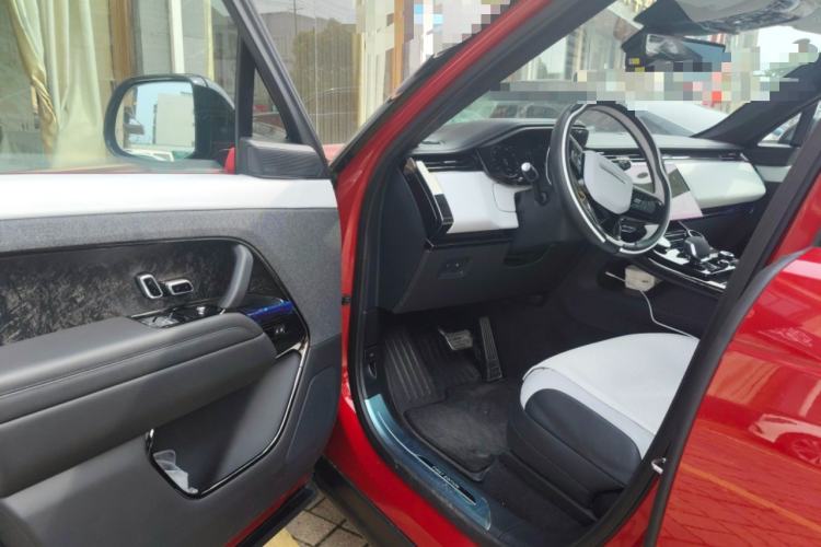 Used Land Rover Range SportNew Energy 2023 P510e Plug-in Hybrid – First Edition Driver Seat