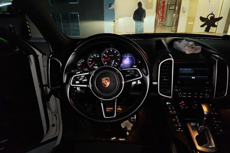 Used Porsche Cayenne 2016 Cayenne 3.0T Steering Wheel