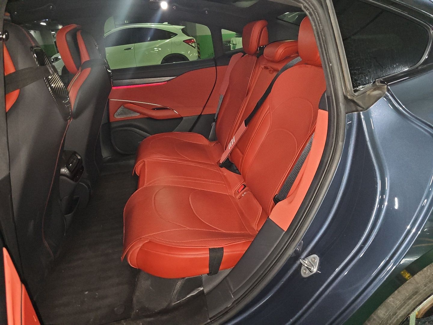 Xiaomi Auto SU7 2024 Four-Wheel-Drive Max Founder's Edition — снимка 17