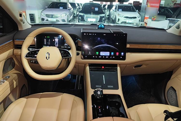 Used Hima AITO M7 2024 1.5T Intelligent Drive 4WD Ultra Version 5 Seats Center Console