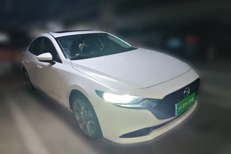 Used Mazda 3 Axela 2022 2.0L Automatic ZhiXuan Edition Front Right 45 Deg