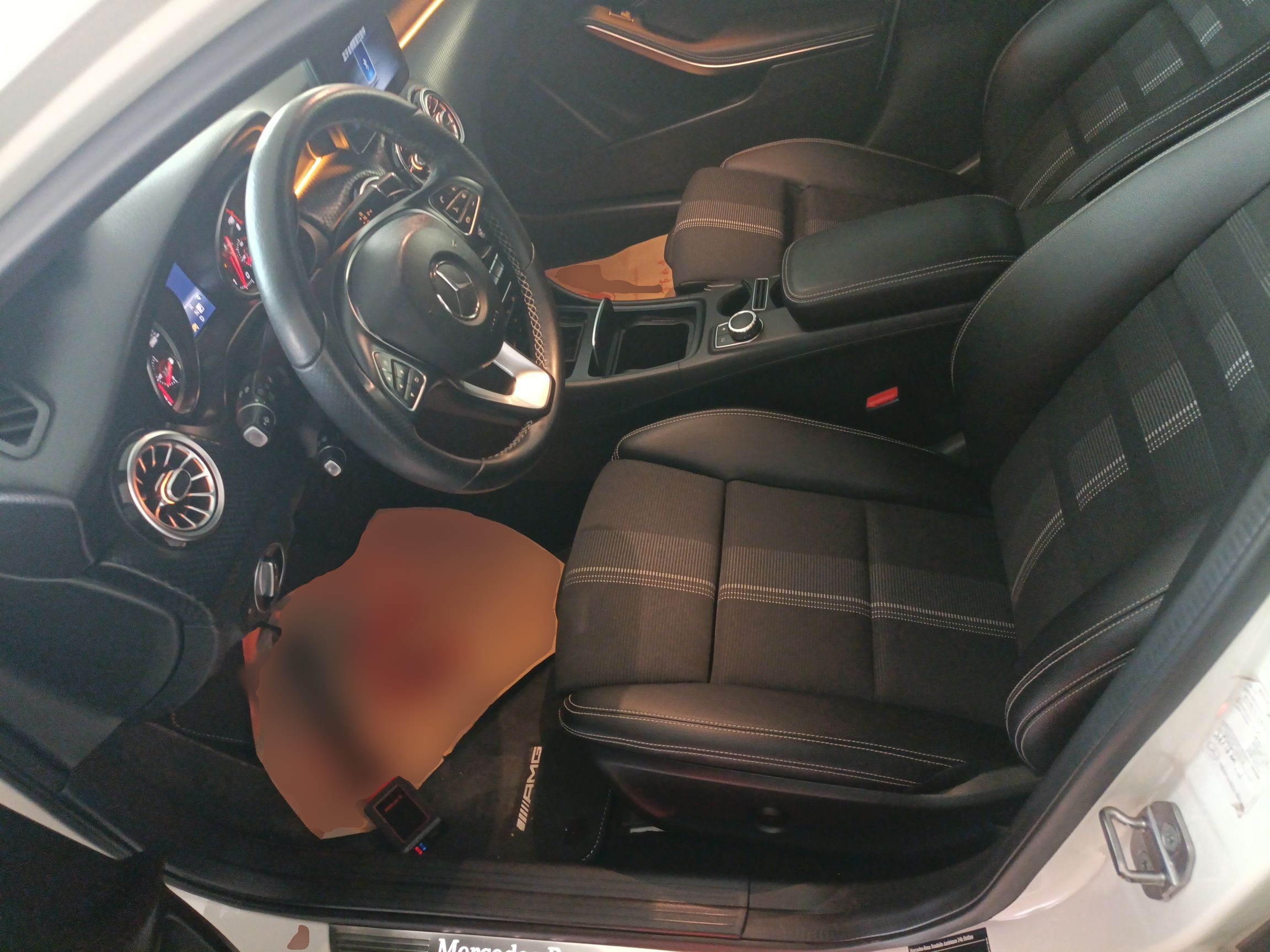 Переднее сиденье в автомобиле