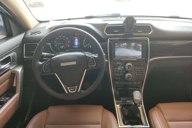 Used Haval H2 2017 Red-Label 1.5T Manual Two-Wheel Drive Luxury Model