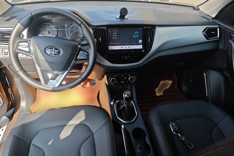 Used FAW Senya R7 2016 1.6L Manual Luxury Model