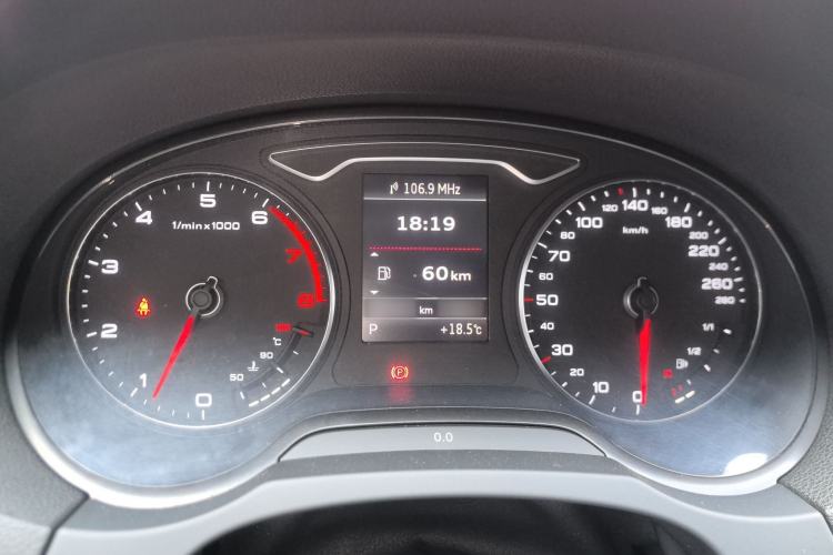 Used Audi A3 2014 Limousine 40 TFSI S line Comfort Model