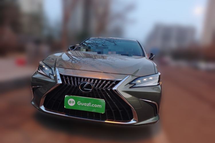 Used Lexus ES 2022 300h Deluxe Edition