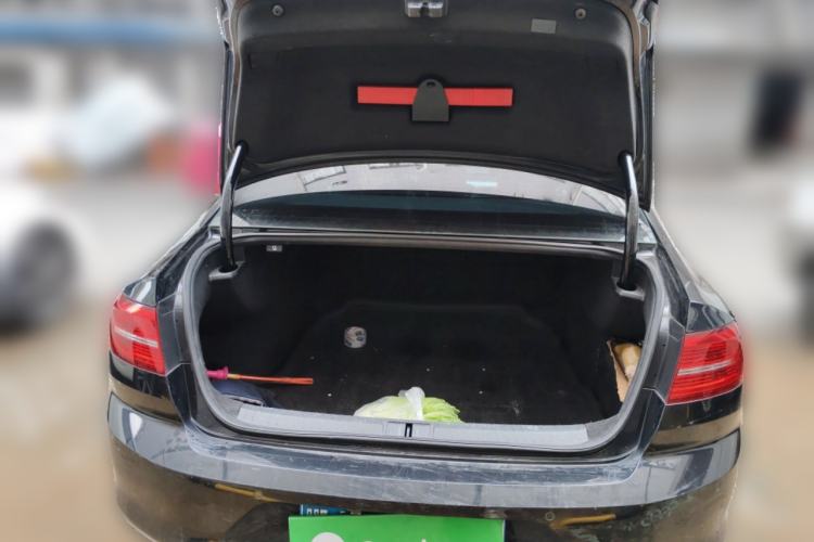 Used Volkswagen Magotan 2017 330TSI DSG Leading Model Trunk