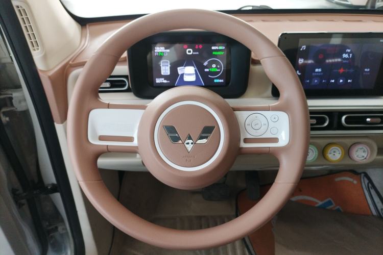 Used Wuling Hongguang MINIEV 2024 3rd Generation 215km Advanced Version
