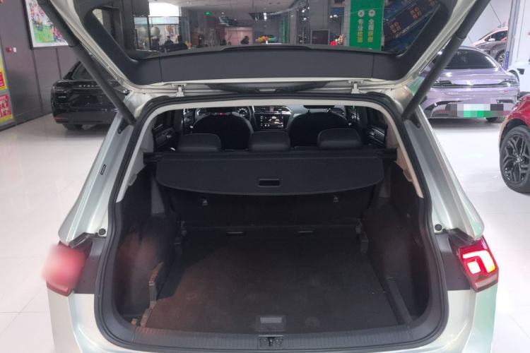 Used Volkswagen Tiguan L 2019 330TSI Automatic Two-Wheel Drive Smart Luxury Version China VI Standard
