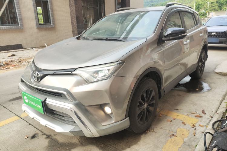 Used Toyota RAV4 2019 2.0L CVT Two-Wheel Drive Fashion X Limited Edition China VI Standard