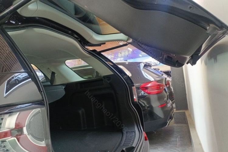 Used Land Rover Discovery Sport 2018 240 PS PURE Edition
