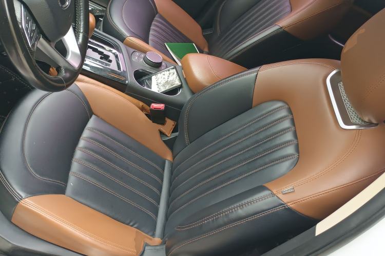 Used Soueast DX7 2015 1.5T Automatic Prestige Model Left Front Seat