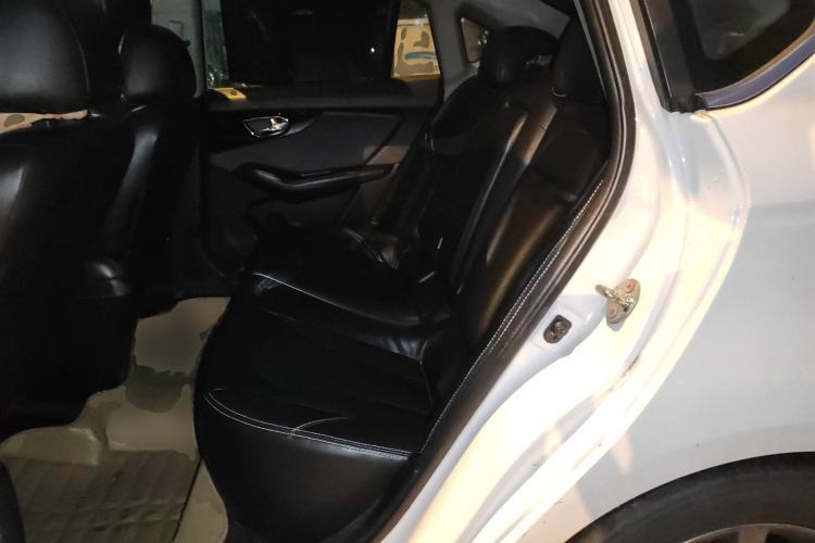 Used Soueast V5 Lingzhi 2015 Plus 1.5L Manual ZhiZun Version
