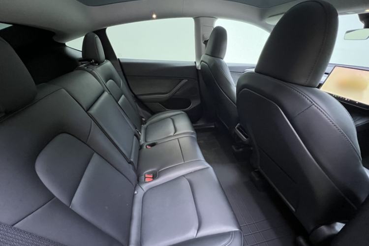 Used Tesla Model Y 2024 Rear-Wheel-Drive Version Interior 3