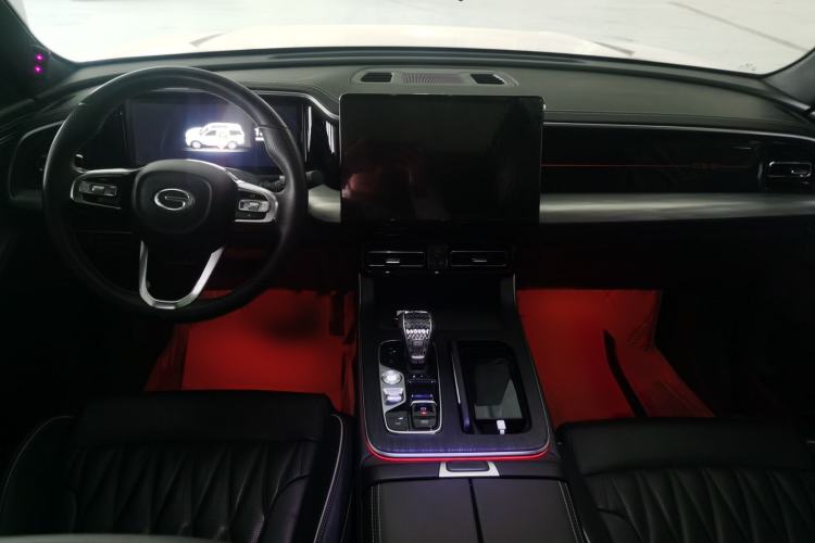 Used GAC Trumpchi GS8 2022 Linghang Series 2.0 TGDI Two-Wheel Drive Luxury Smart Connectivity Version (6 Seats) Center Console