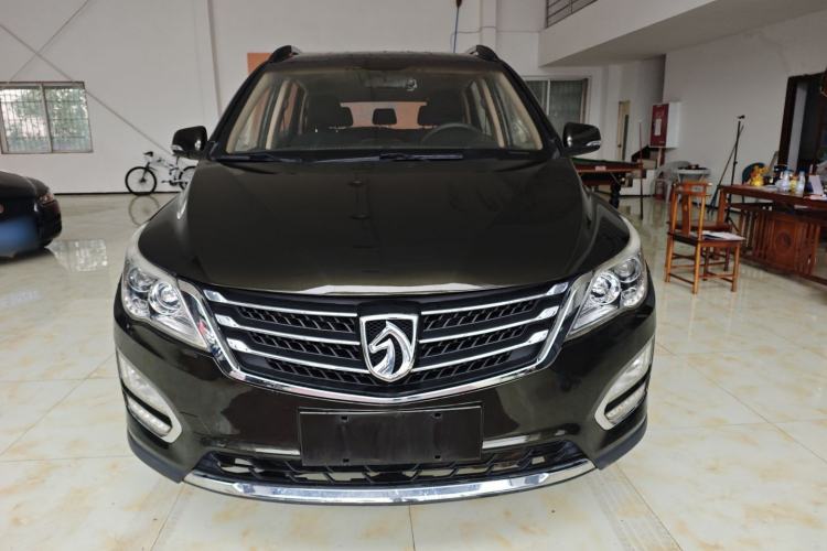 Used Baojun 560 2015 1.8L manual Comfort trim level