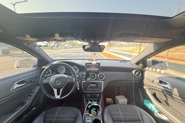 Used Mercedes-Benz A-Class (Import) 2015 A 200 Fashion Model
