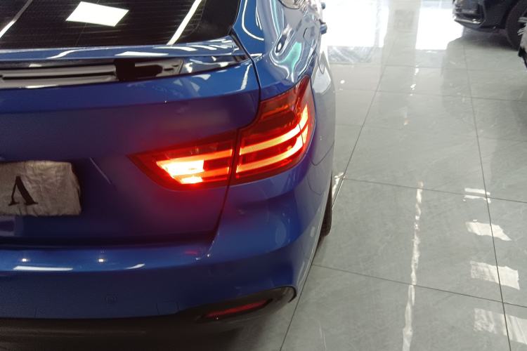 Used BMW 3 Series GT 2016 328i Design Package Model Right Rear Taillight