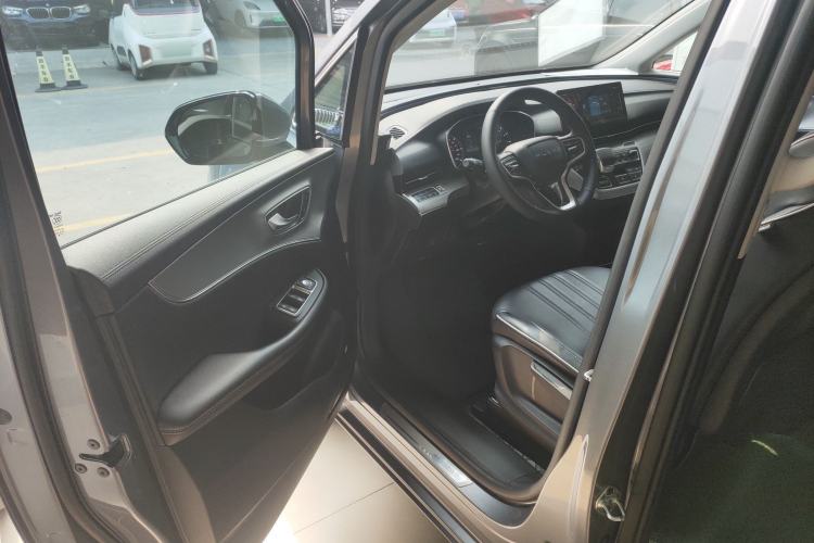 Used Roewe iMAX8 2022 Model 400TGI Exclusive Version for Key Accounts Driver Seat