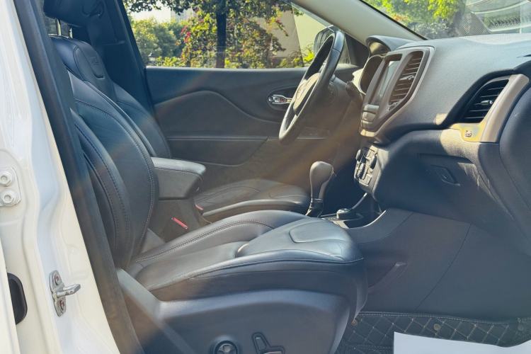 Used Jeep Cherokee 2016 2.4L 75th Anniversary Edition
