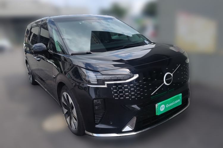 Used Volvo EM90 2025 Ultra Six-Seater