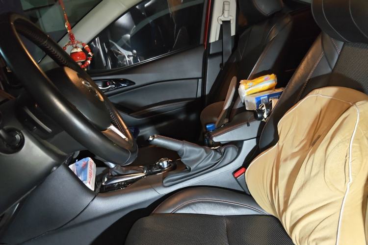 Used Mazda 3 Axela 2014 Hatchback 2.0L Automatic Sport Model Left Front Seat