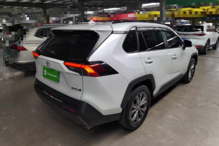 Used Toyota RAV4 2023 2.0L CVT Two-Wheel Drive Fashion Plus Edition Rear Right 45 Deg