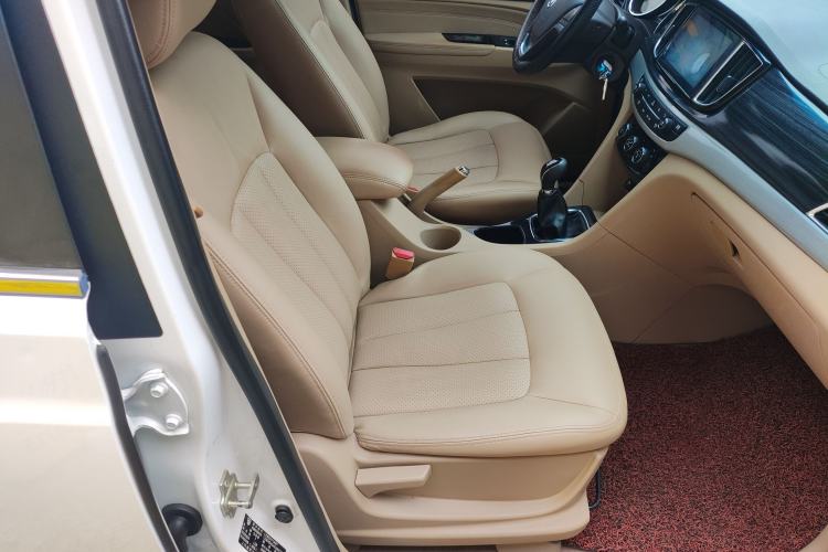 Used Baojun 730 2016 1.5L Manual Comfort Version 7 Seats China V Emission Standard Right Front Seat