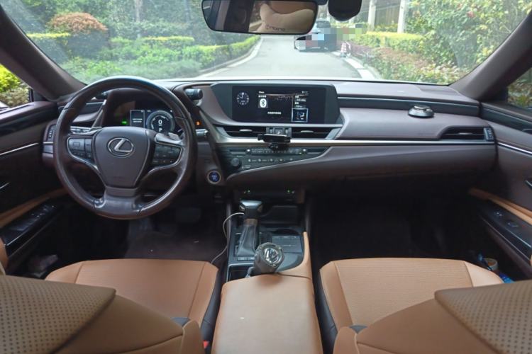 Used Lexus ES 2018 300h Premier Edition China VI Standard
