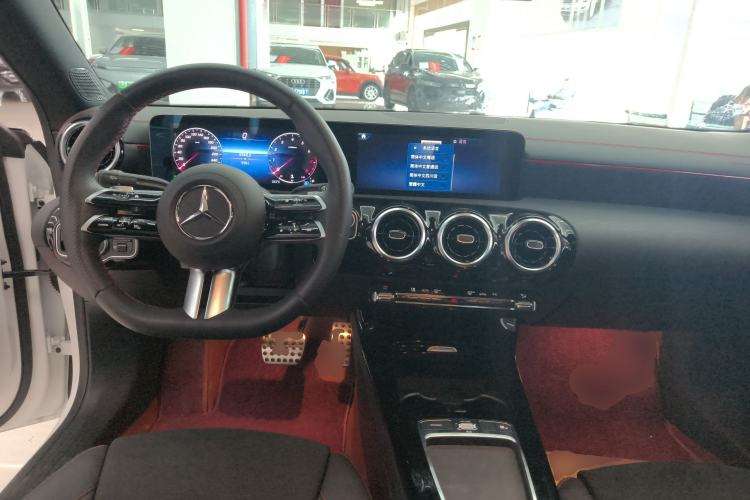 Used Mercedes-Benz CLA 2024-Year Facelifted CLA 200