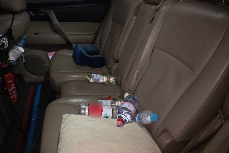 Used Toyota Highlander 2011 2.7L Two-Wheel Drive 7-Seater Luxury Navigation Edition
