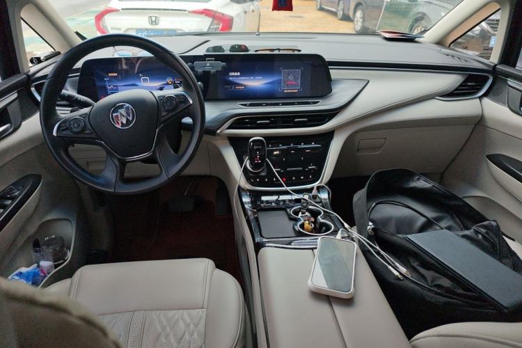 Used Buick GL8 2023 ES Lu Zun Comfort Model Center Console