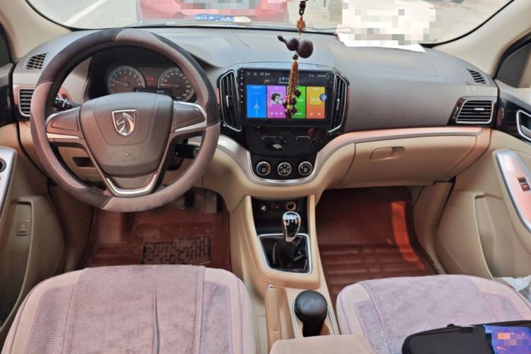 Used Baojun 730 2014 1.5L manual standard trim 7 seats