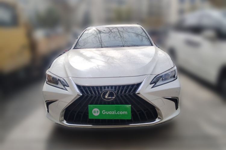 Used Lexus ES 2023 200 Excellence Edition
