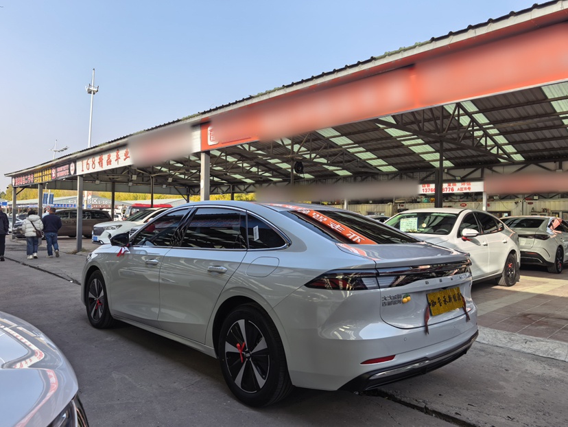 Geely Galaxy A7 2025 Model EM-i 150km Prestige Edition — снимка 3