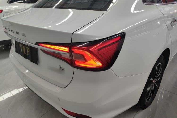 Used Roewe i5 2020 1.5L Automatic 4G Connect Luxury Flagship Edition
