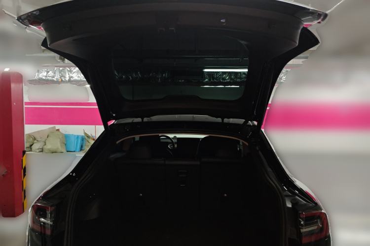 Used Tesla Model Y 2022 Long-Range All-Wheel-Drive Version