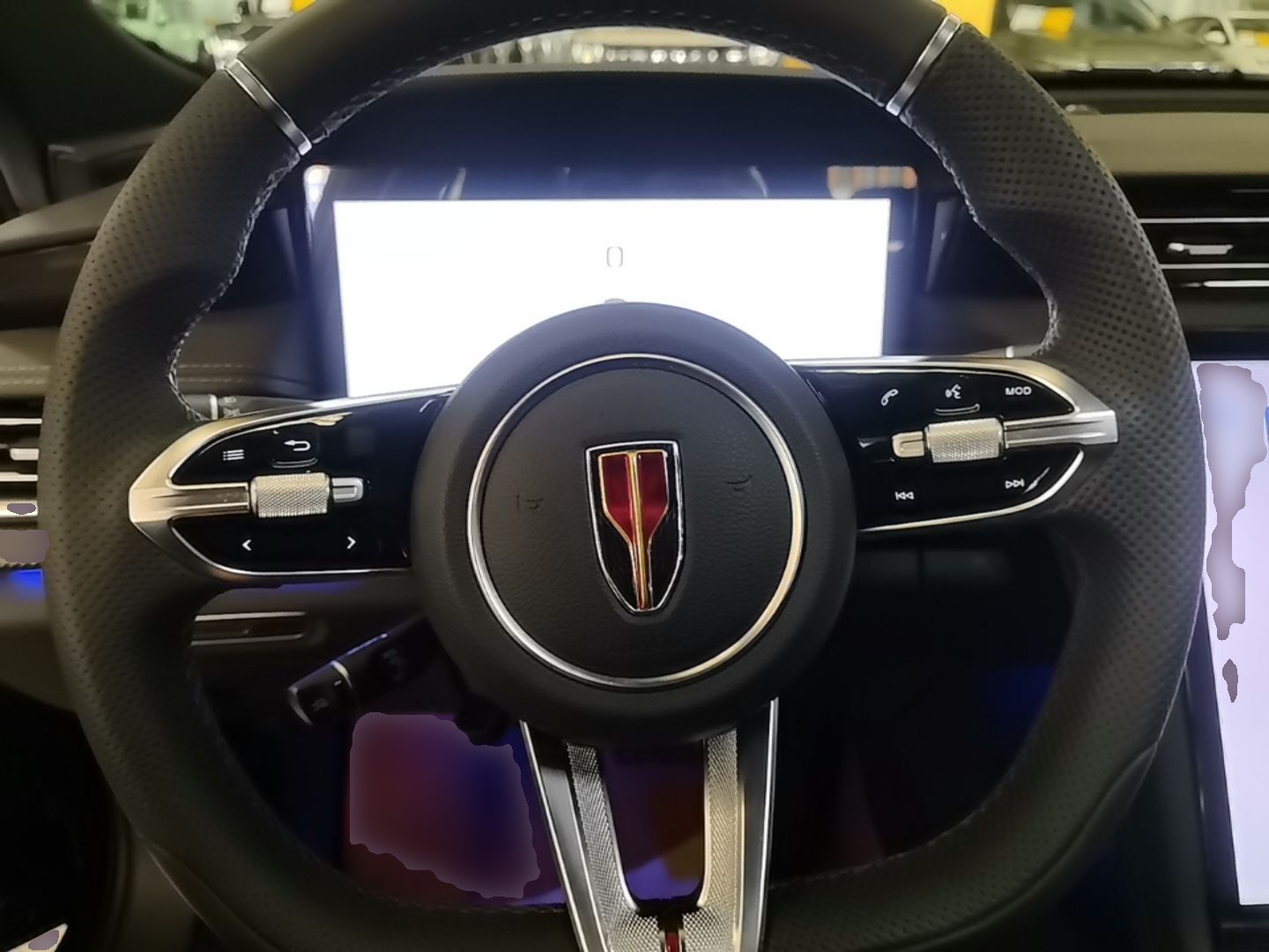 Hongqi H5 2025 Model 2.0T Automatic Xuan Ying 2 Million Units Commemorative Edition — снимка 13
