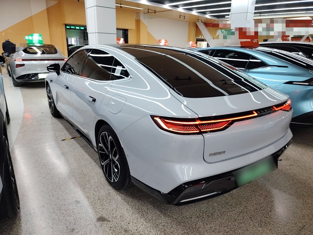 Geely Galaxy E8 2025 700 km Long-Range Intelligent Driving Version — снимка 4