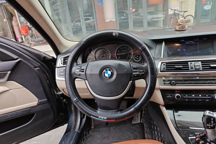 Used BMW 5 Series 2013 525Li Leading Model
