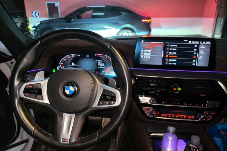 Used BMW 5 Series 2021 530Li Luxury Edition M Sport Package Steering Wheel