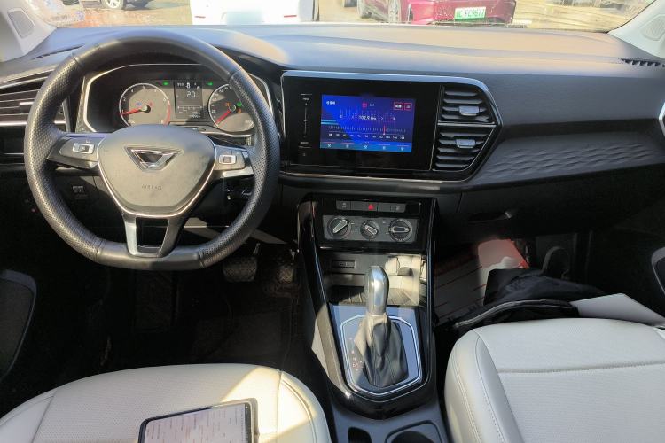 Used Jetta VS5 2022 280TSI Automatic Trendy Pro Version Center Console