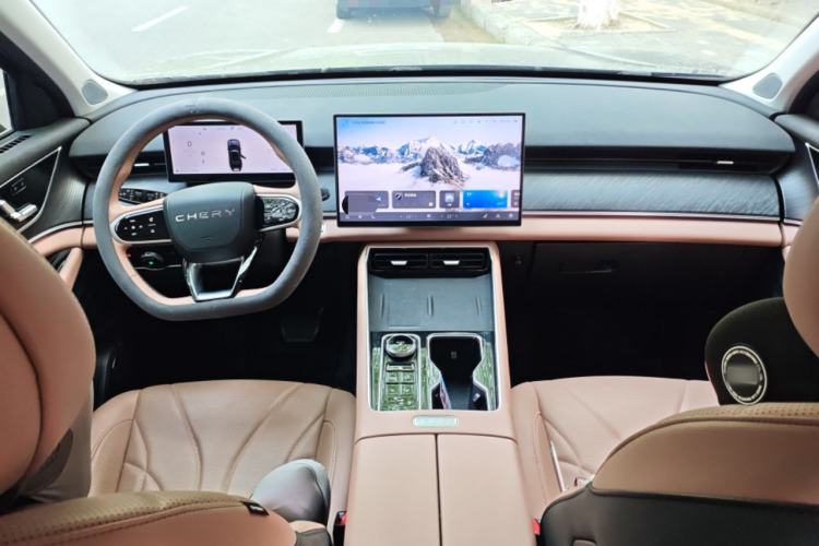 Used Chery Tiggo 8 L 2024 2.0T Two-Wheel Drive Luxury Edition 5 Seats
