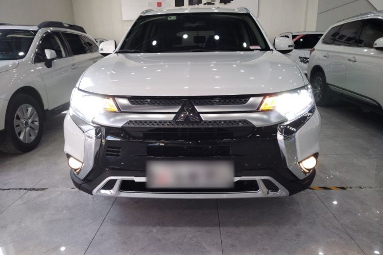 Used Mitsubishi Outlander 2020 2.4L 4x4 Zhi Xiang Edition 5 Seats
