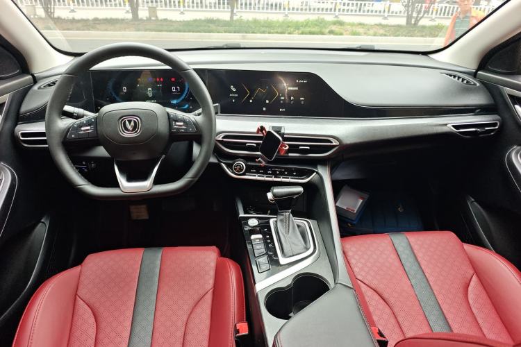 Used CHANGAN Eado 2021 PLUS Blue Whale NE 1.4T GDI DCT Prestige Model Center Console