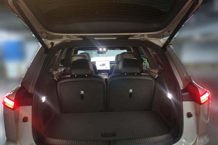 Used ONVO Luxeed L90 2025 Model—Max Six-Seater Version Trunk